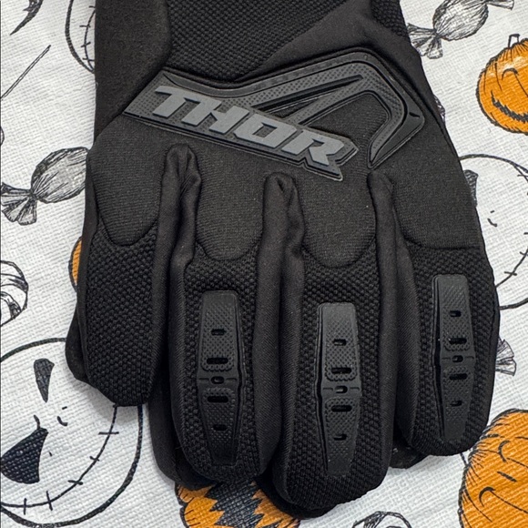 Thor Black Riding Gloves - Picture 6 of 9